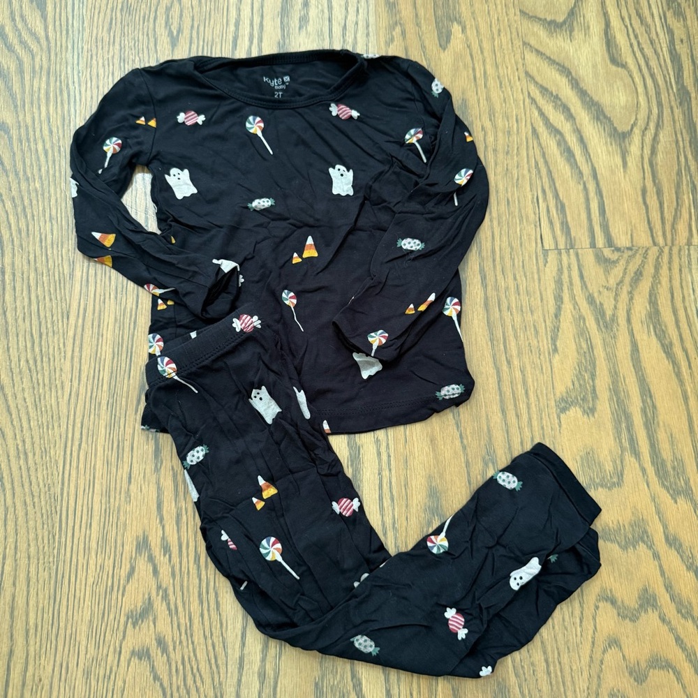 Kyte Halloween pajamas